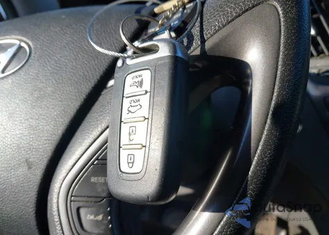 2013 Hyundai Sonata Hybrid z USA, uszkodzony, nr VIN KMHEC4A42DA065398